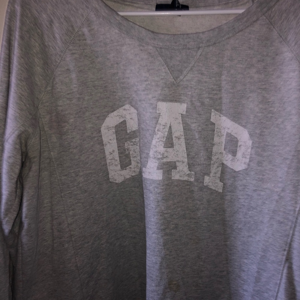 Gap sweater